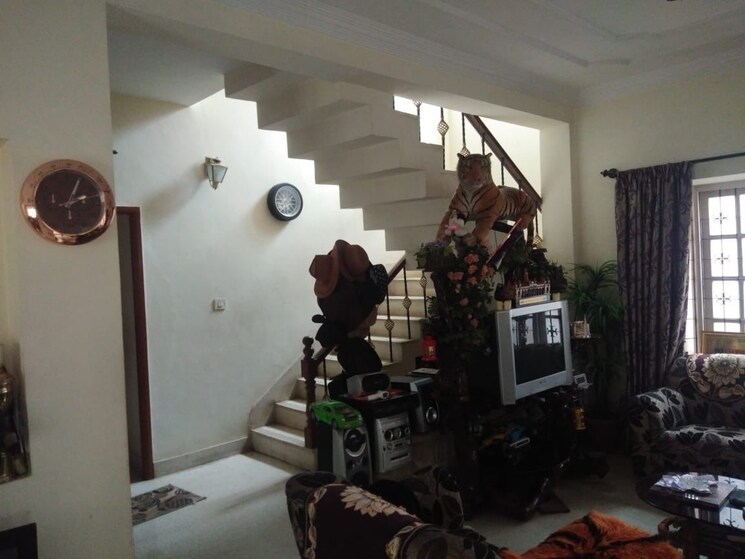 Living Room, rt nagar 6+ Bedroom 4800 Sq.Ft. Villa In Rt Nagar Bangalore 8999485