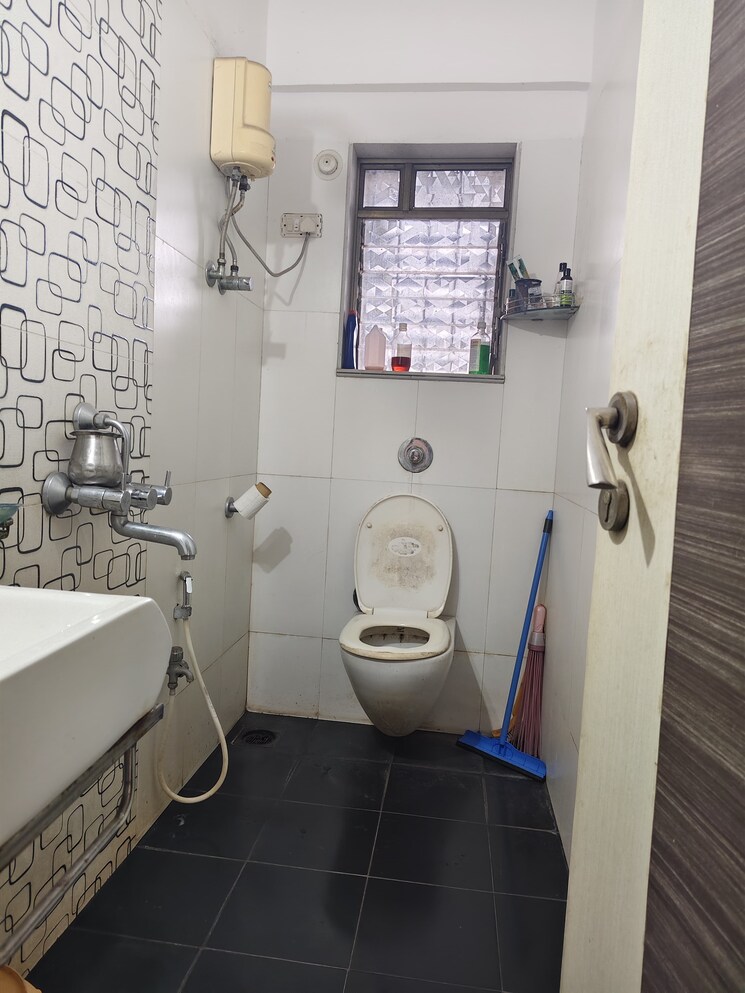 Bathroom, dv-fressia-nx 2 Bedroom 950 Sq.Ft. Apartment In Dahisar West Mumbai 8999486