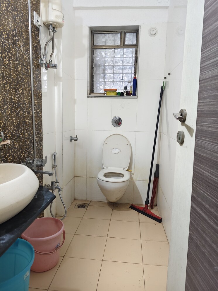 Bathroom, dv-fressia-nx 2 Bedroom 950 Sq.Ft. Apartment In Dahisar West Mumbai 8999486