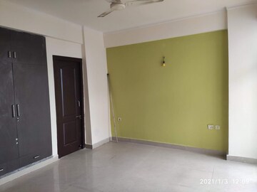 Room in 3 BHK Apartment at Jm Orchid, Sector 76 – for Rent