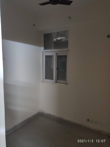 Room in 3 BHK Apartment at Jm Orchid, Sector 76 – for Rent