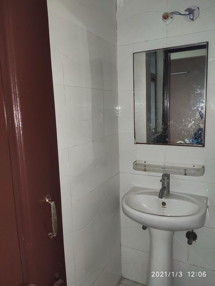 Bathroom, jm-orchid 3 Bedroom 1472 Sq.Ft. Apartment In Sector 76 Noida 8999508