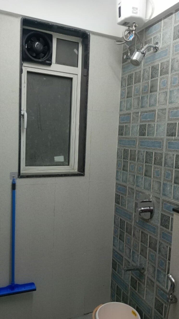 Bathroom, laxmi nagar Pg For Girls In Laxmi Nagar 8999533
