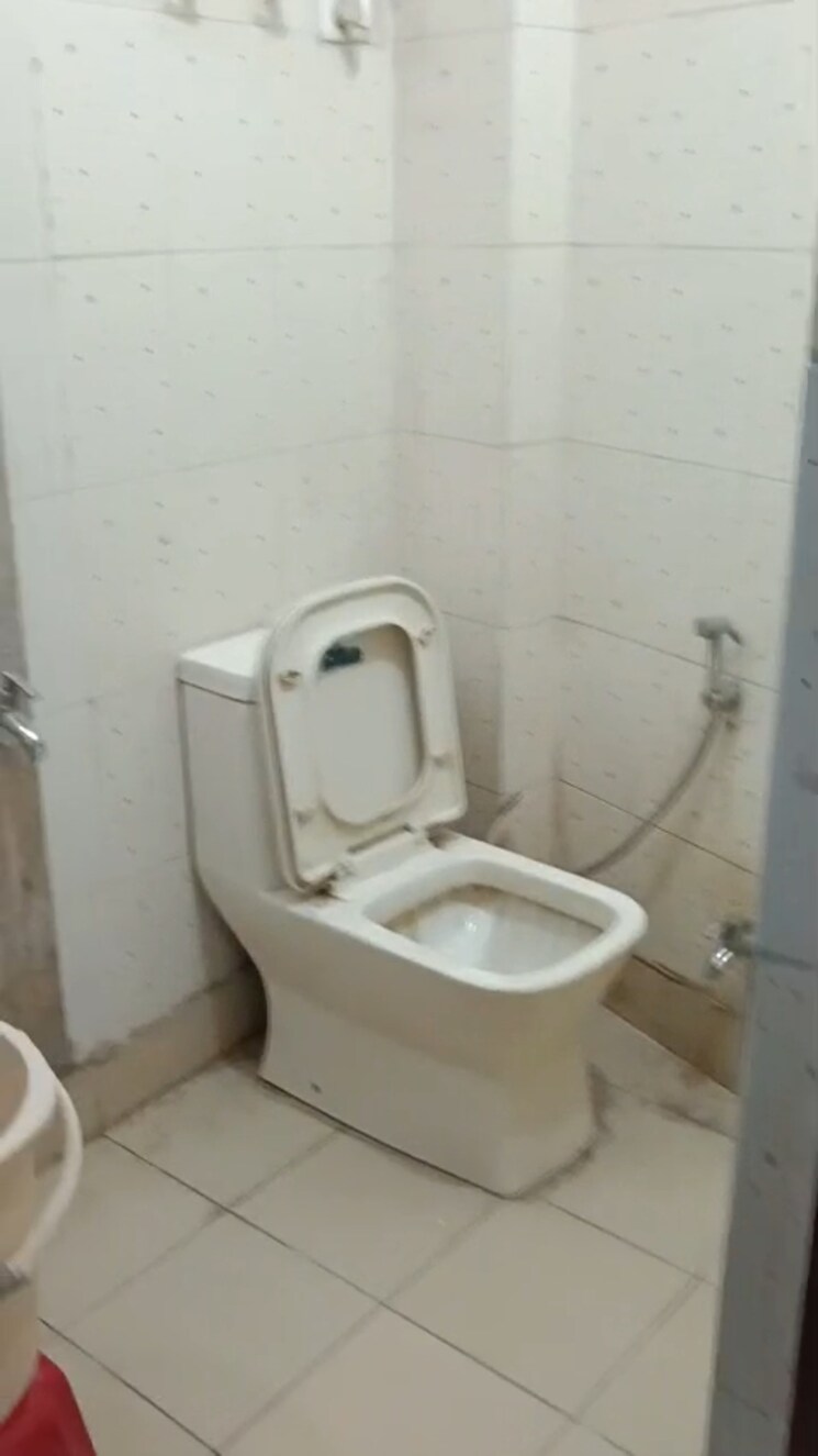 Bathroom, mehrauli 2 Bedroom 900 Sq.Ft. Builder Floor In Mehrauli Delhi 8999535