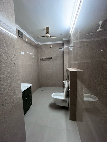 Attached Bathroom in 4 BHK Villa at Sector 43 – for Rent