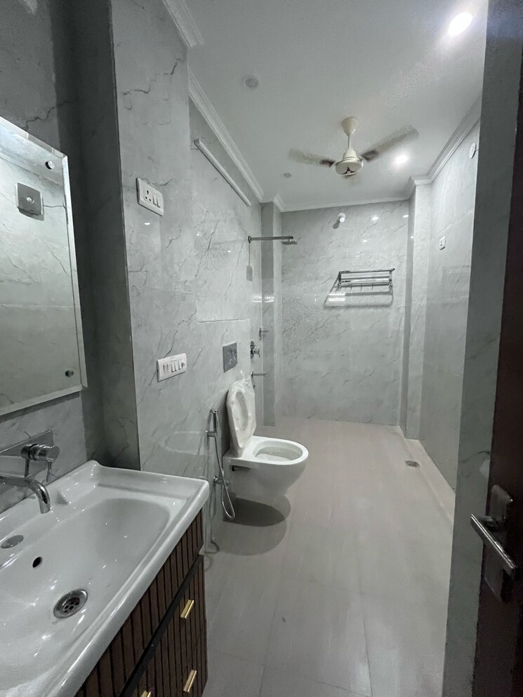 Attached Bathroom, sector 43 4 Bedroom 2700 Sq.Ft. Villa In Sector 43 Gurgaon 8999538