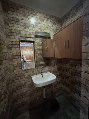 Bathroom in 4 BHK Villa at Sector 43 – for Rent