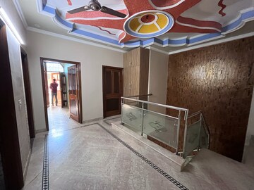 Building Lobby in 4 BHK Villa at Sector 43 – for Rent