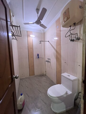 Bathroom in 4 BHK Villa at Sector 43 – for Rent