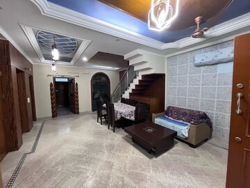 Living Room in 4 BHK Villa at Sector 43 – for Rent