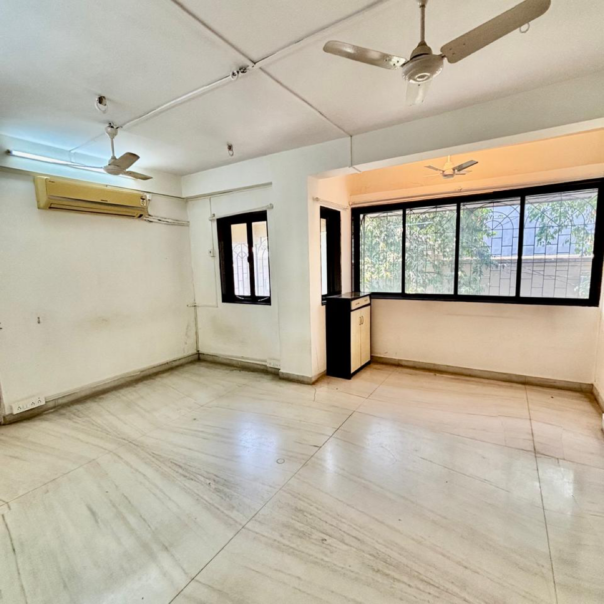 2 BHK + Pooja Room 850 Sq.Ft. Apartment in Sweet Home CHS Bandra West