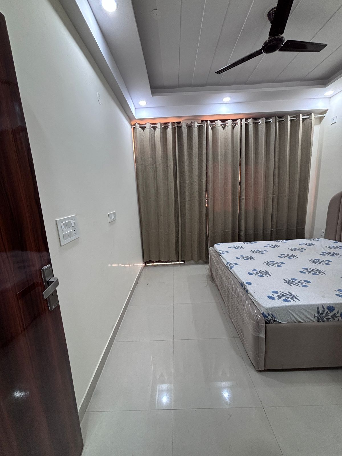 1 BHK Apartment For Rent in DLF City Phase III