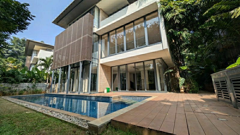 5 BHK + Servant Room,Extra Room 7310 Sq.Ft. Villa in Embassy Boulevard
