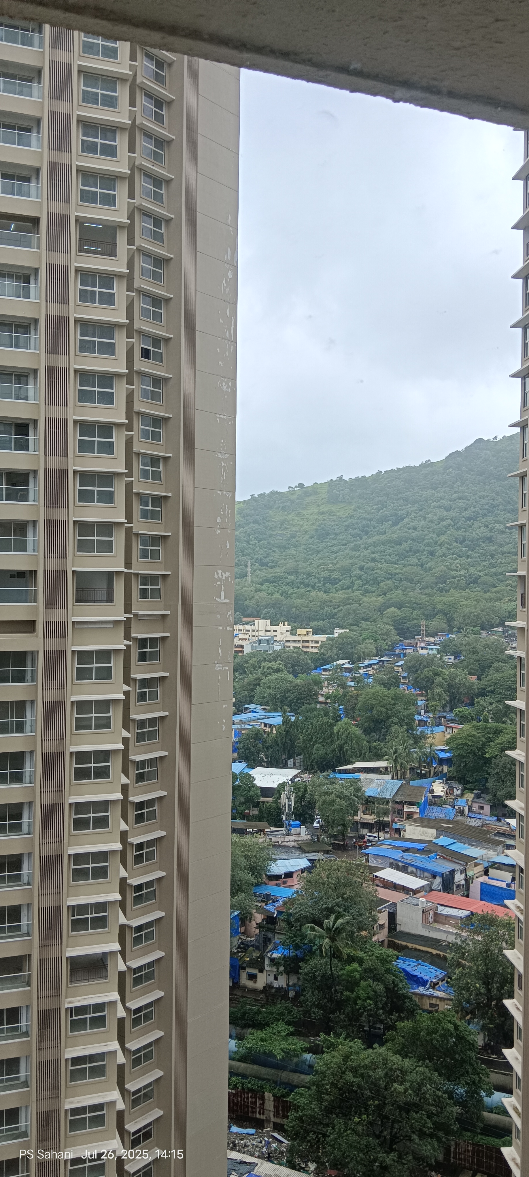 3 BHK + Extra Room 1204 Sq.Ft. Apartment in Oberoi Eternia