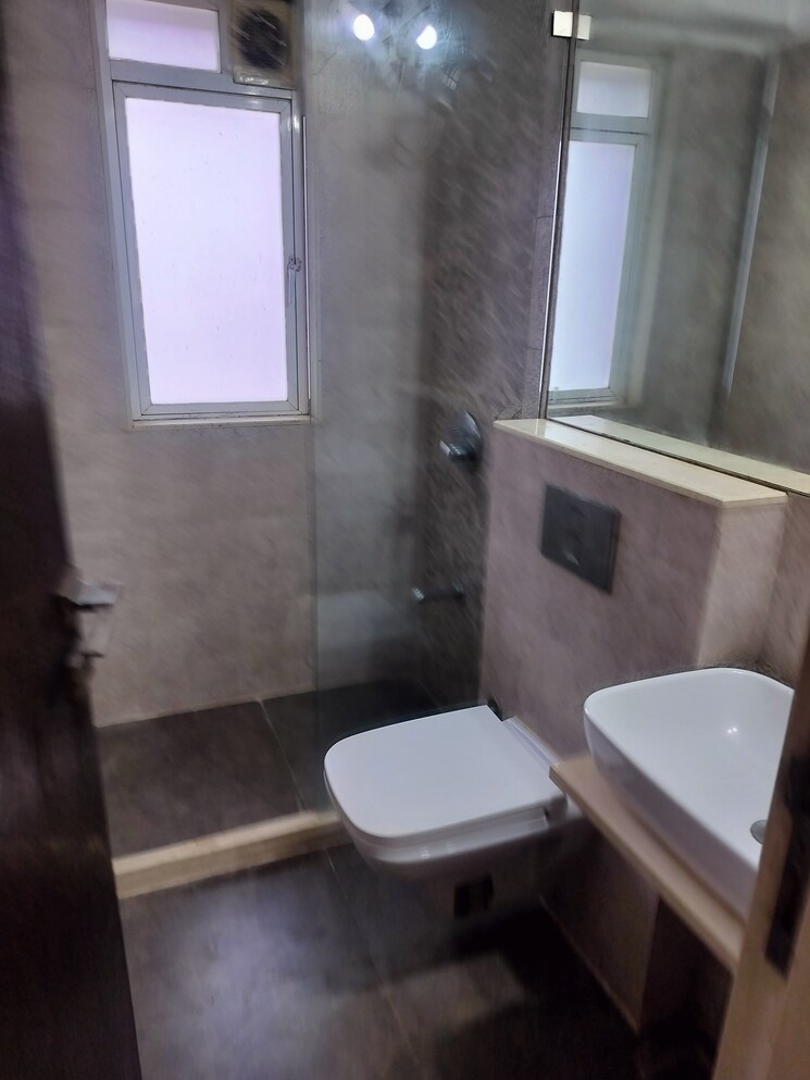 Bathroom, eskay-itus-apartment 2 Bedroom 650 Sq.Ft. Apartment In Andheri West Mumbai 8999570