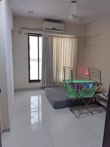 Team Area in 2 BHK Apartment at Khandelwal  Sai Iconic, Andheri West – for Rent