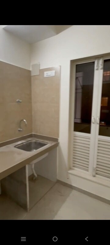 Bathroom in 1.5 BHK Apartment at Dosti West County Phase 4 Dosti Pine, Balkum Pada – for Rent