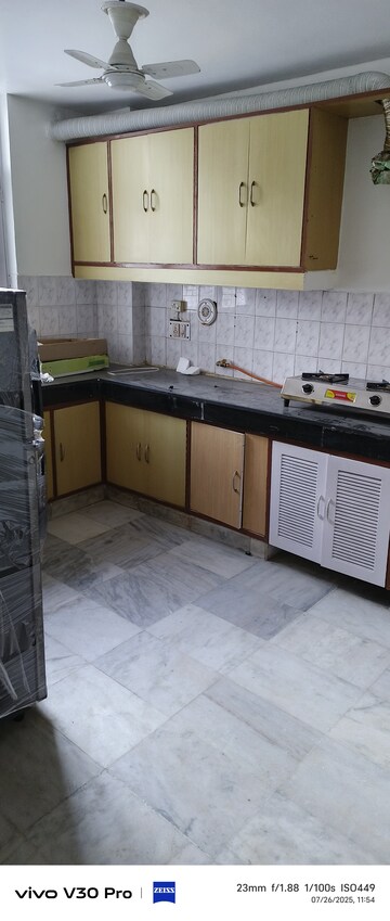 3 BHK Apartment For Rent in Pawitra Cooperative Society, Vasundhara Enclave