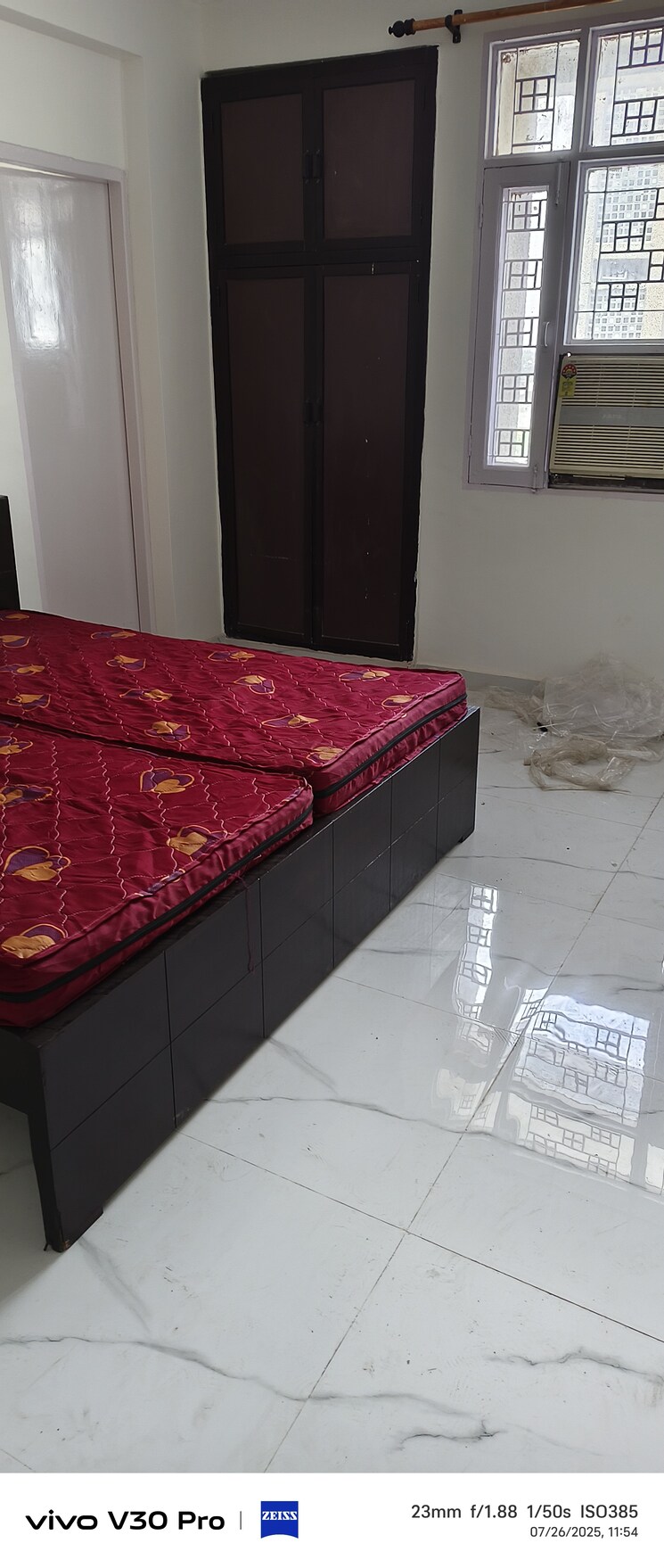 Bedroom, pawitra-cooperative-society 3 Bedroom 1600 Sq.Ft. Apartment In Vasundhara Enclave Delhi 8999595