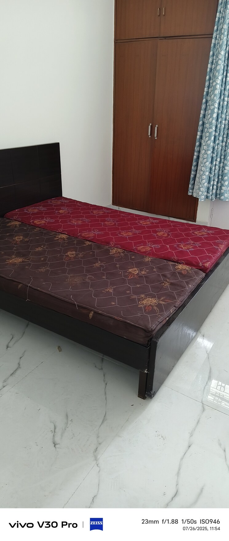 Bedroom, pawitra-cooperative-society 3 Bedroom 1600 Sq.Ft. Apartment In Vasundhara Enclave Delhi 8999595