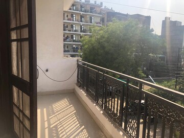 Balcony in 2 BHK Builder Floor at RWA Apartments Sector 53, Sector 53 – for Rent