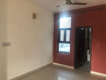 Room in 2 BHK Builder Floor at RWA Apartments Sector 53, Sector 53 – for Rent