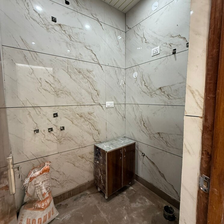 Bathroom, vaishali sector 5 1 Bedroom 500 Sq.Ft. Builder Floor In Vaishali Sector 5 Ghaziabad 8999610