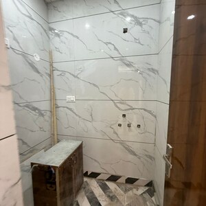 Bathroom in 1 BHK Builder Floor at Vaishali Sector 5 – for Sale