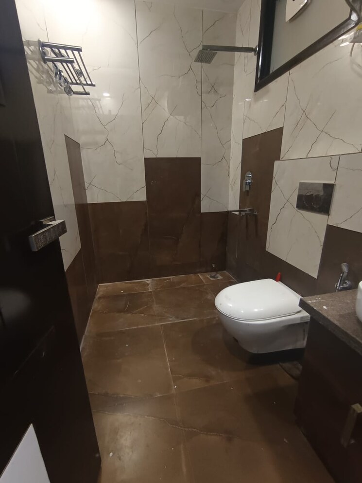 Attached Bathroom, anuradha-apartments-cghs 2 Bedroom 1000 Sq.Ft. Apartment In Paschim Vihar Delhi 8999620