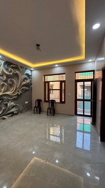 Parking in 3 BHK Builder Floor at Sector 23 – for Rent