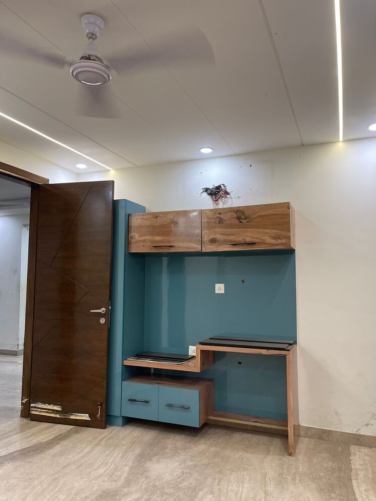 Room, triveni-apartments-cghs 3 Bedroom 1600 Sq.Ft. Apartment In Paschim Vihar Delhi 8999641