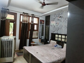 Bedroom in 2.5 BHK Apartment at Technical Paradise, Sector 56 – for Rent