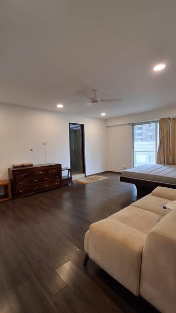 Master Bedroom in 3 BHK Apartment at Dheeraj Celestial, Bandra West – for Rent