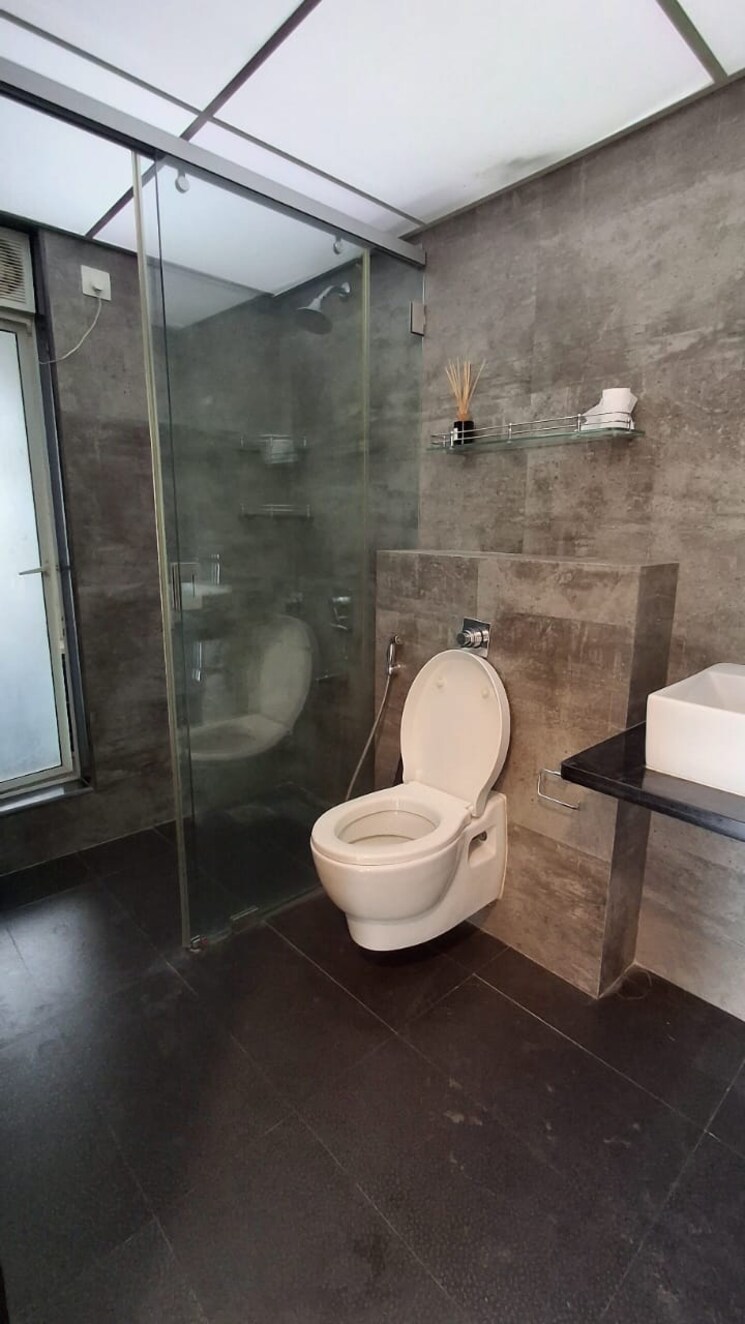 Bathroom, dheeraj-celestial 3 Bedroom 1800 Sq.Ft. Apartment In Bandra West Mumbai 8999673