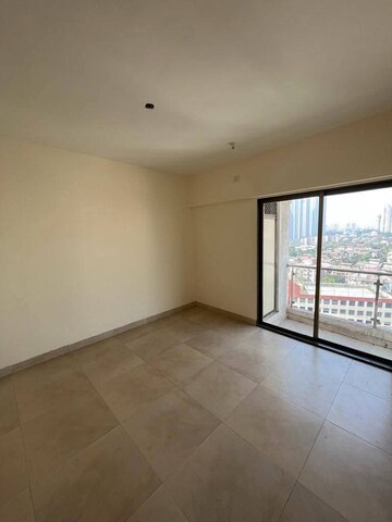 Room in 1 BHK Apartment at Conwood Astoria, Goregaon East – for Rent