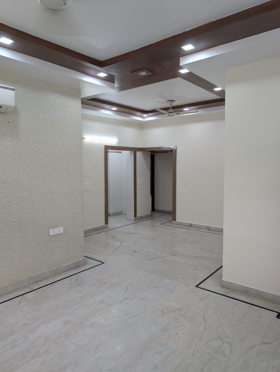 4 BHK + Extra Room Builder Floor For Rent in The Grand