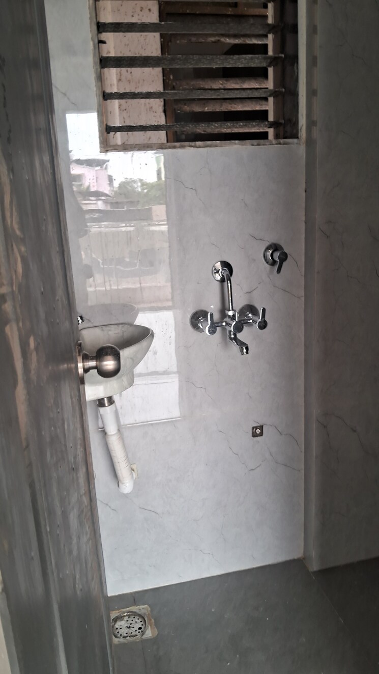Bathroom, nav-shree-ambika-darshan 2.5 Bedroom 950 Sq.Ft. Apartment In Kalyan West Thane 8999700