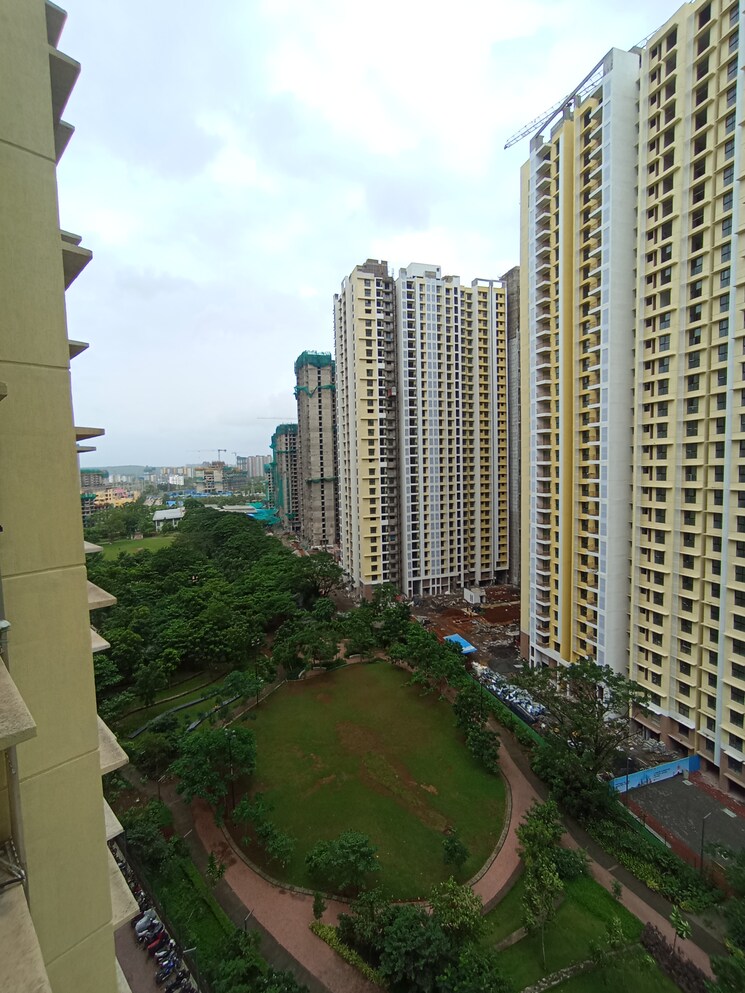 Exterior View, runwal-gardens-phase-2 3 Bedroom 904 Sq.Ft. Apartment In Dombivli East Thane 8999706