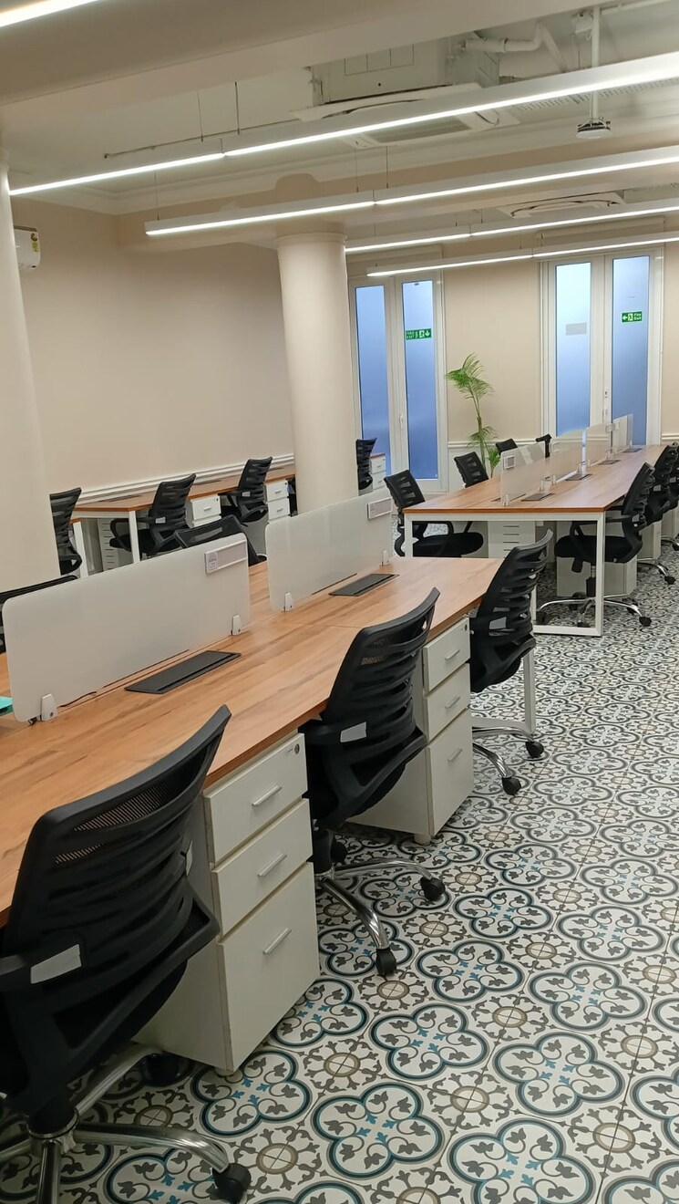 Team Area, connaught place Commercial Office Space 5000 Sq.Ft. In Connaught Place Delhi 8999718