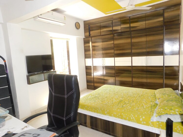 Team Area, gold-crest 2 Bedroom 800 Sq.Ft. Apartment In Vile Parle West Mumbai 8999749