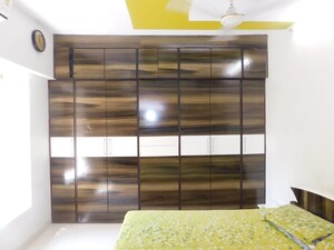Room in 2 BHK Apartment at Gold Crest, Vile Parle West – for Sale
