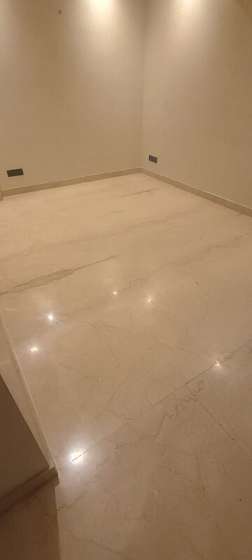 2 BHK Builder Floor For Rent in Sector 19