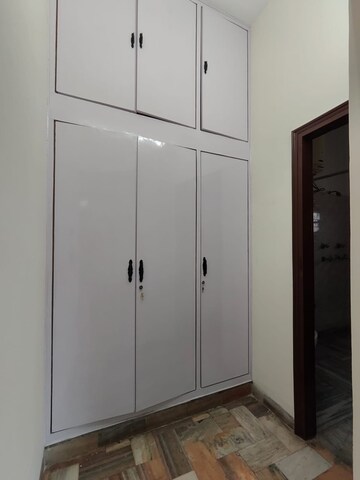 Room in 2 BHK Independent House at Sector 7 – for Rent