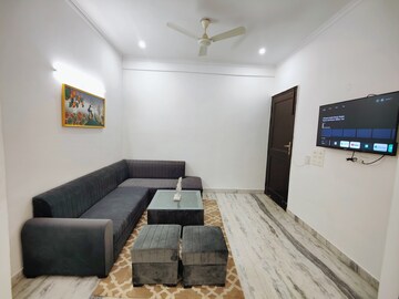 Bedroom in 2 BHK Builder Floor at The Grand, Sector 52 – for Rent
