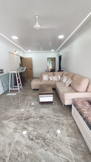 Living Room in 3.5 BHK Apartment at Sea Land Apartments, Churchgate – for Rent