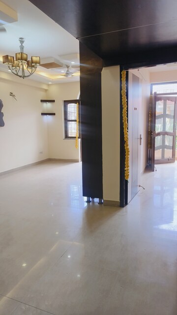 Room in 3 BHK Builder Floor at Today Princeton Floors, Sector 51 – for Rent