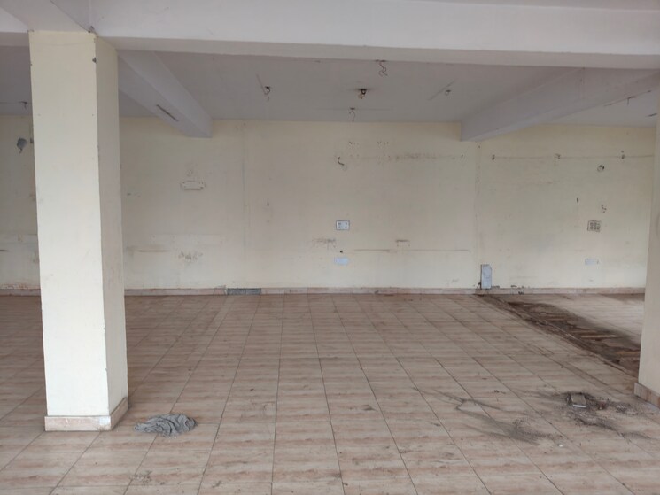 Room, sector 63 Commercial Warehouse 12000 Sq.Yd. In Sector 63 Noida 8999875