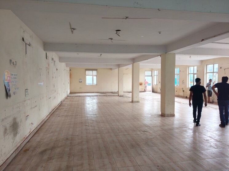 undefined, sector 63 Commercial Warehouse 12000 Sq.Yd. In Sector 63 Noida 8999875