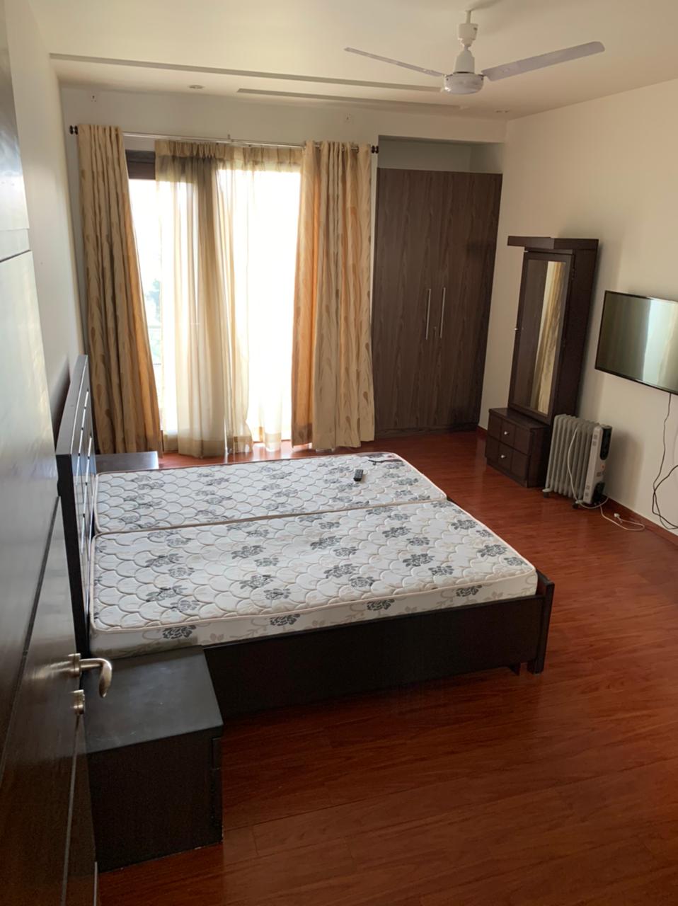 1 BHK Builder Floor For Rent in Sector 19