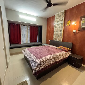 2 BHK Apartment For Rent in Raheja Estate, Kulupwadi
